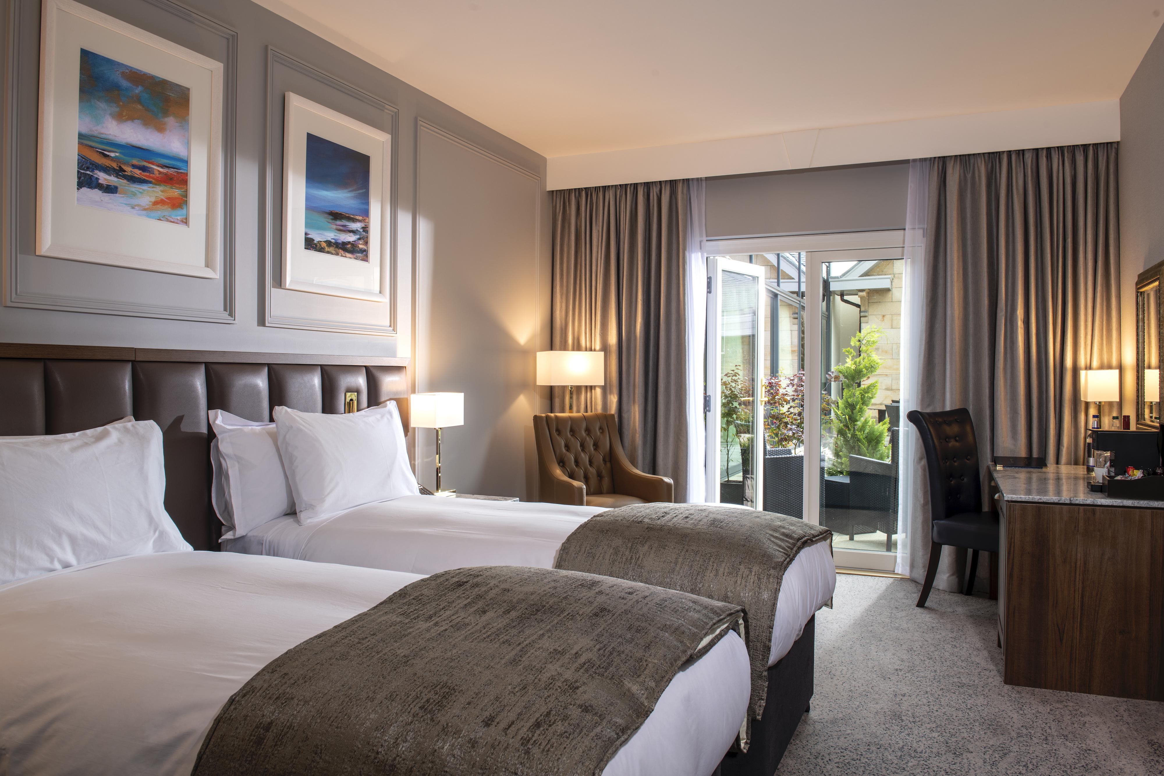 Hotel Ness Walk Inverness Exterior foto A room at the River Lee Hotel