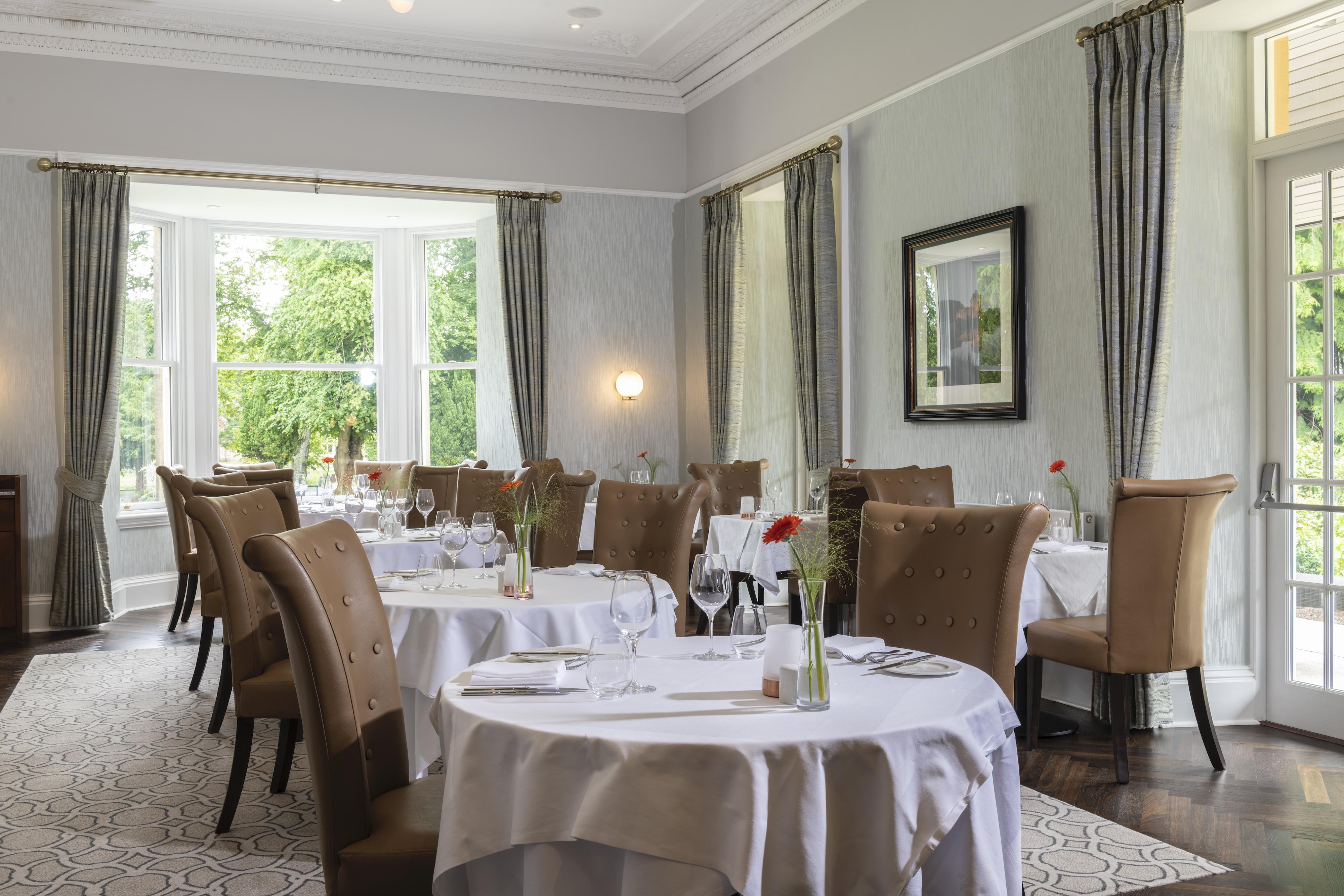 Hotel Ness Walk Inverness Exterior foto The dining room at the hotel