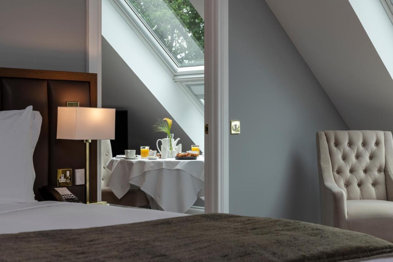 Hotel Ness Walk Inverness Exterior foto A room at the hotel