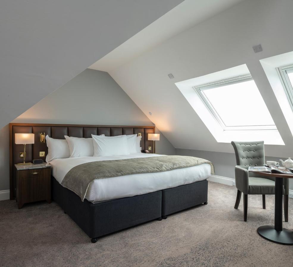 Hotel Ness Walk Inverness Exterior foto A room at the hotel
