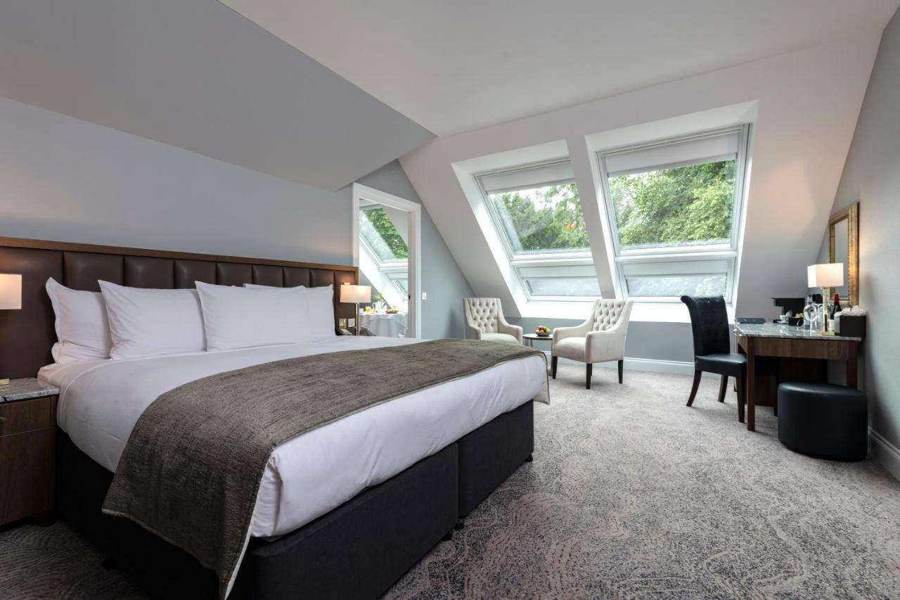 Hotel Ness Walk Inverness Exterior foto A room at the hotel